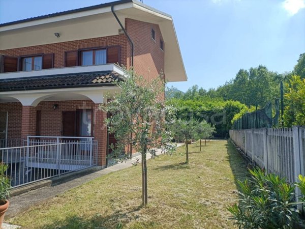 casa indipendente in vendita a Sangano