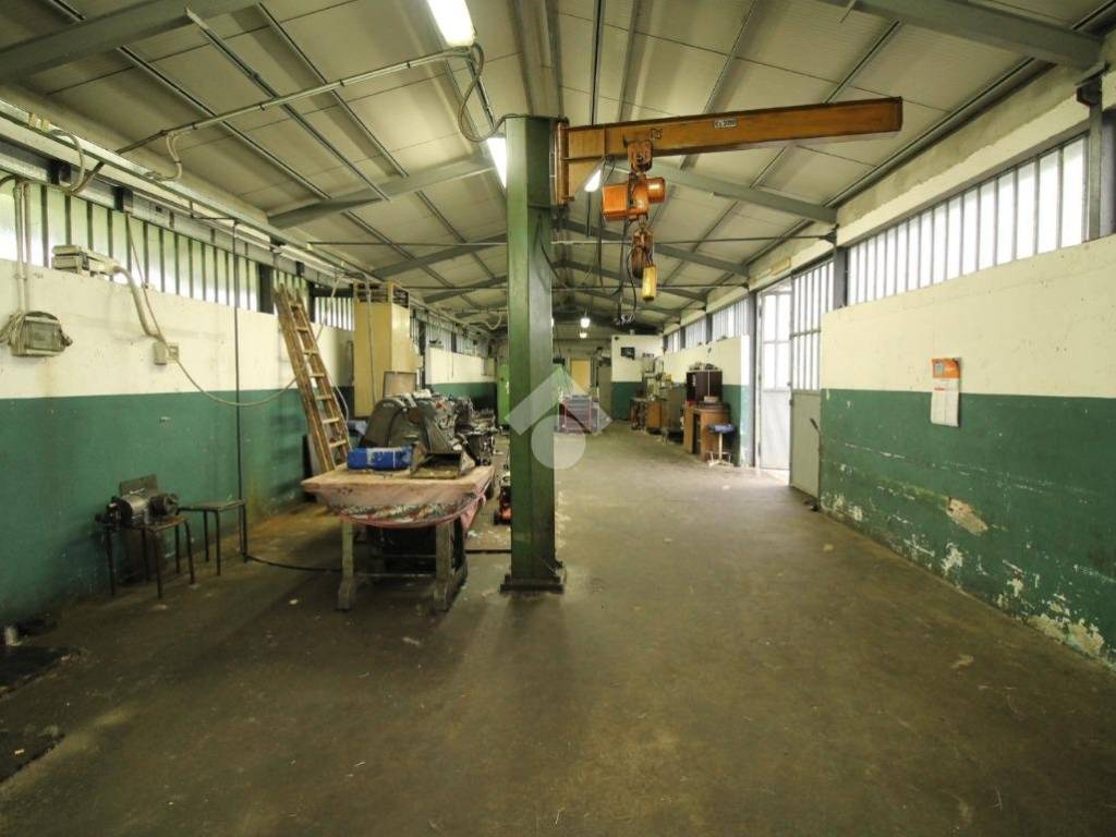 locale commerciale in vendita a Sangano