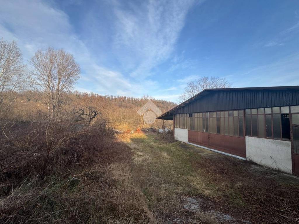 locale commerciale in vendita a Sangano