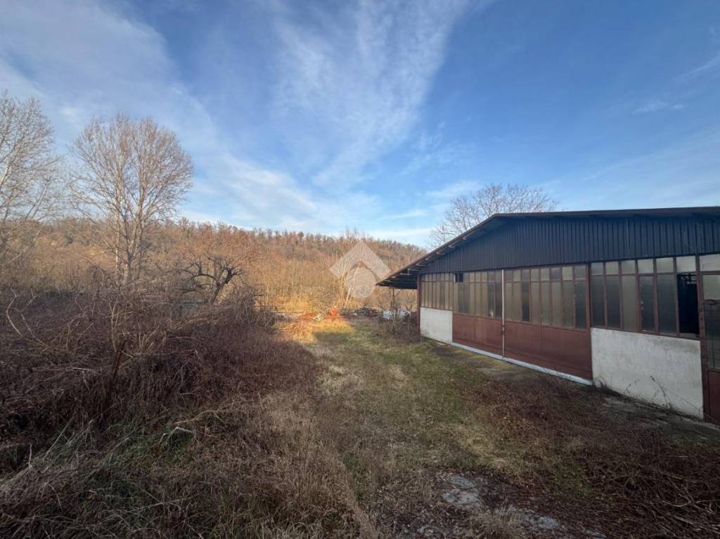 locale commerciale in vendita a Sangano