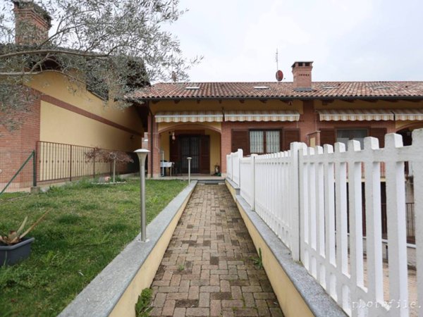 casa indipendente in vendita a Sangano