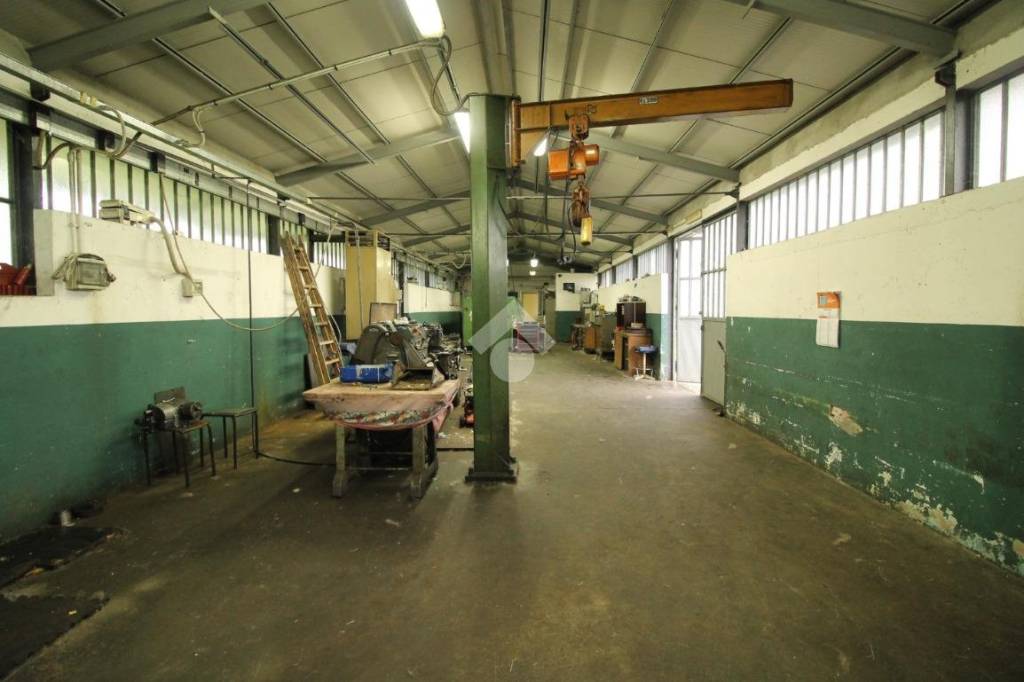 locale commerciale in vendita a Sangano