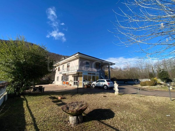 casa indipendente in vendita a Sangano