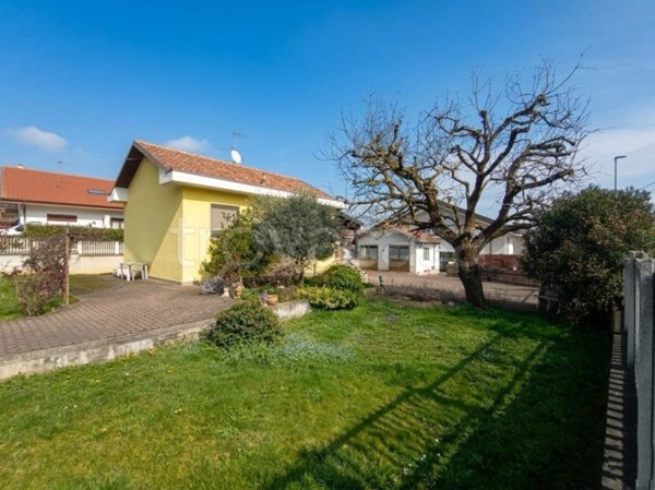 casa indipendente in vendita a Sangano