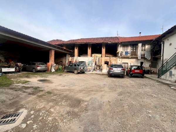 casa semindipendente in vendita a Sangano