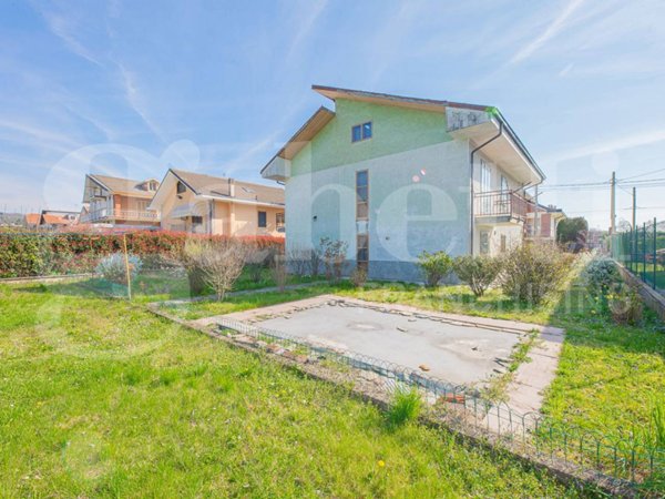 casa indipendente in vendita a Sangano