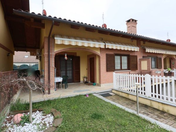 casa indipendente in vendita a Sangano