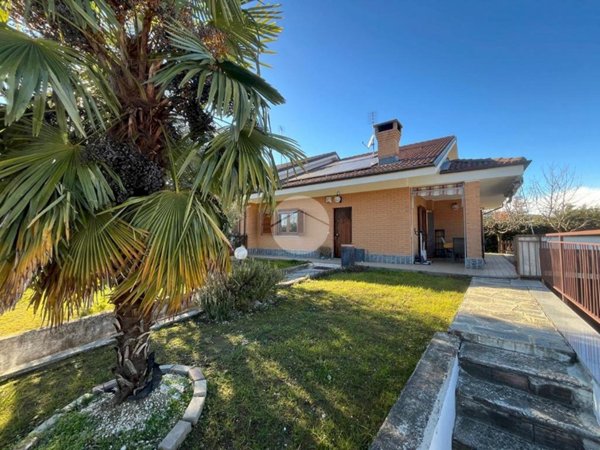casa indipendente in vendita a Sangano