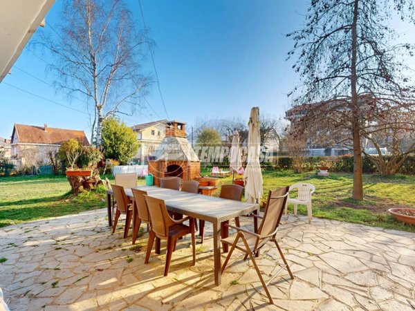 casa indipendente in vendita a Sangano