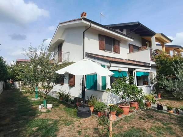 casa indipendente in vendita a Sangano