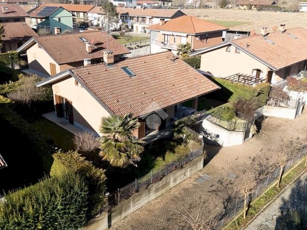 casa indipendente in vendita a San Gillio