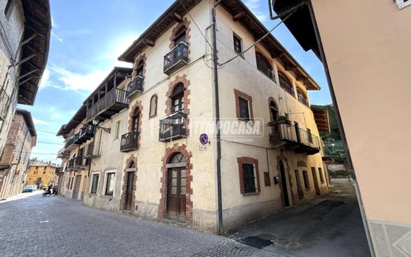 casa indipendente in vendita a San Giorgio Canavese