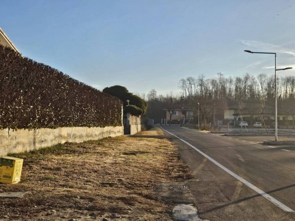 locale commerciale in vendita a San Giorgio Canavese