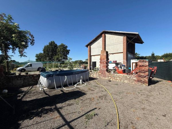 locale commerciale in vendita a San Giorgio Canavese