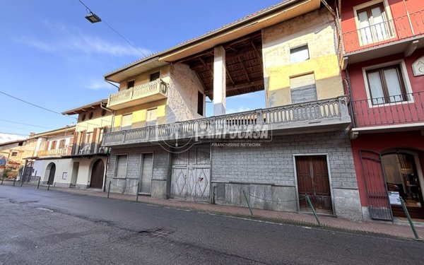 casa indipendente in vendita a San Giorgio Canavese