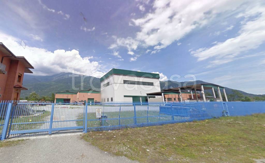 locale commerciale in vendita a San Giorio di Susa