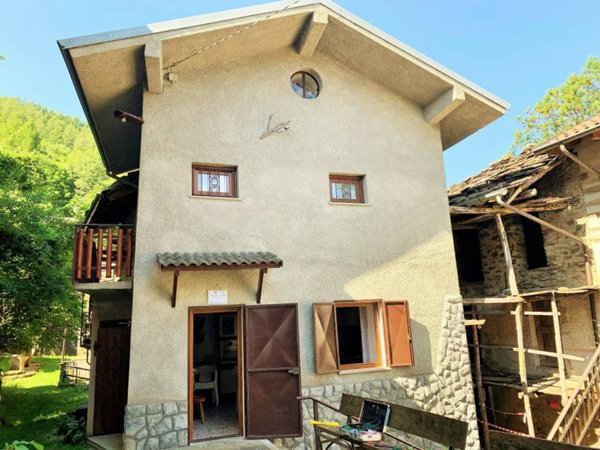casa indipendente in vendita a San Giorio di Susa in zona Città