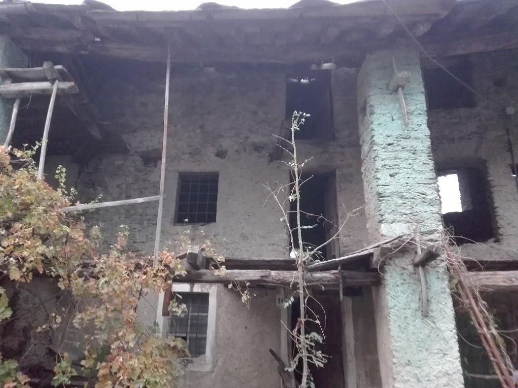 casa indipendente in vendita a San Giorio di Susa in zona Grangia