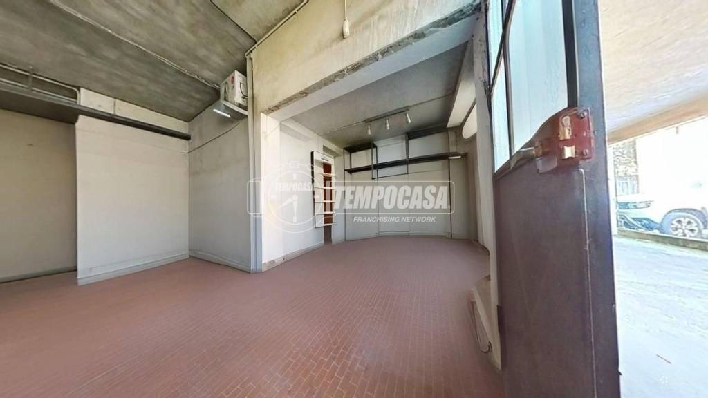 locale commerciale in vendita a San Maurizio Canavese