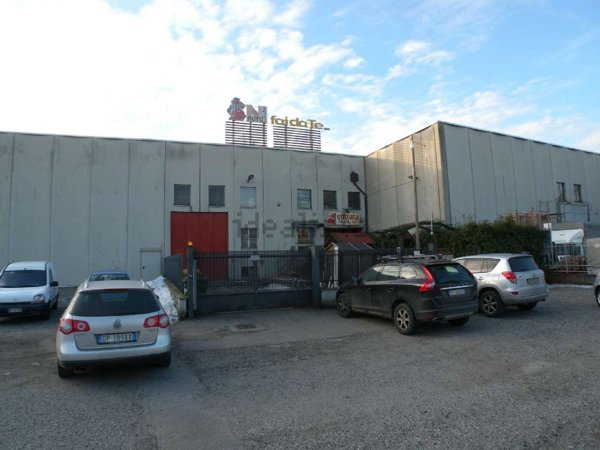 locale commerciale in vendita a San Mauro Torinese