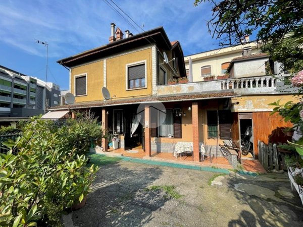 appartamento in vendita a San Mauro Torinese in zona Sambuy