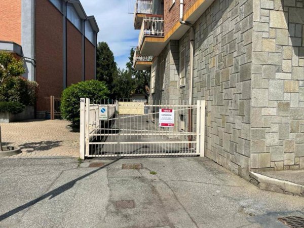 locale commerciale in vendita a San Mauro Torinese