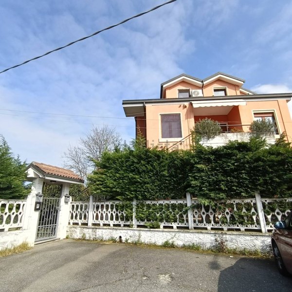 appartamento in vendita a San Mauro Torinese in zona Oltre Po