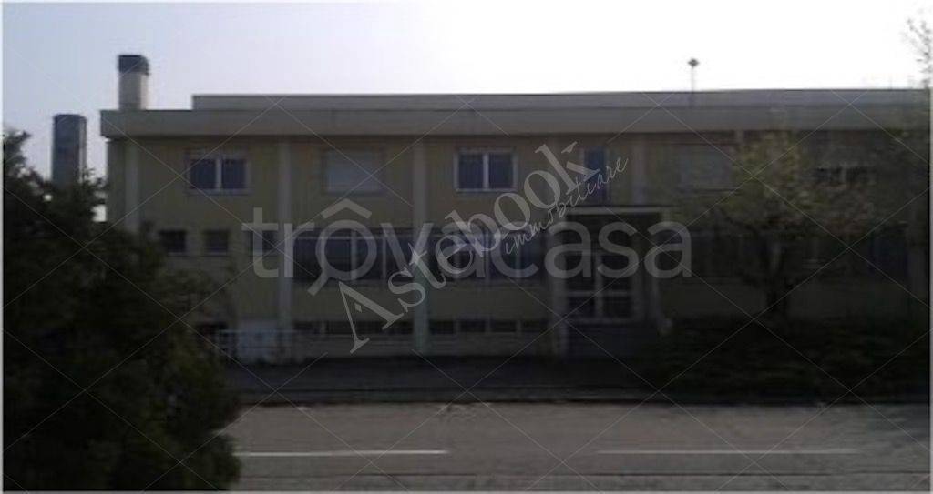 capannone in vendita a San Mauro Torinese in zona Pescarito