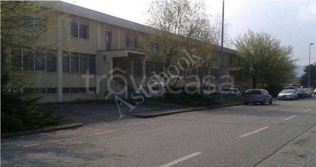 capannone in vendita a San Mauro Torinese in zona Pescarito
