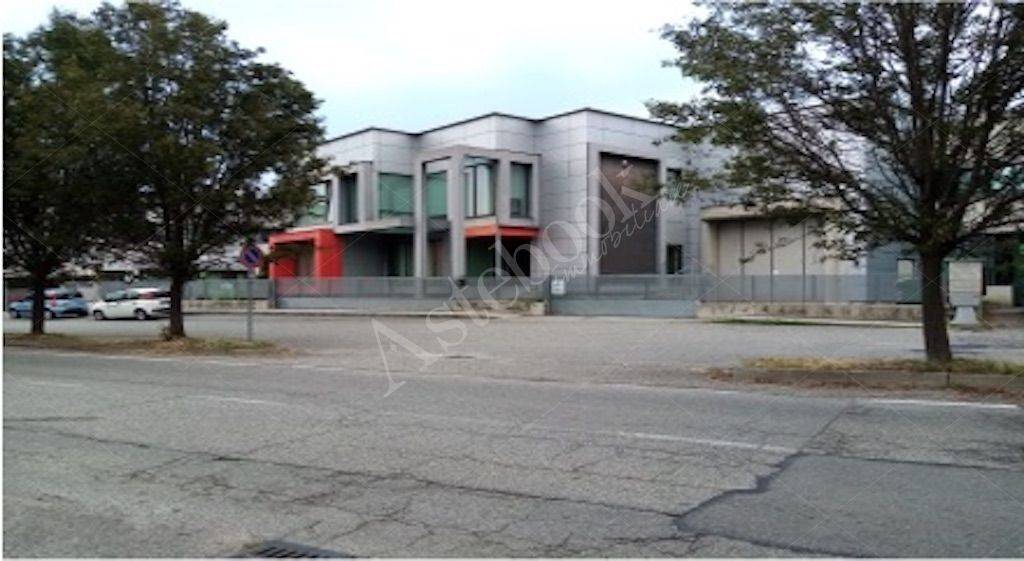 locale commerciale in vendita a San Mauro Torinese