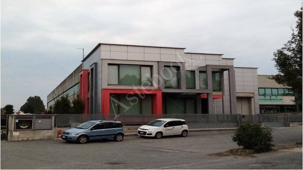 locale commerciale in vendita a San Mauro Torinese