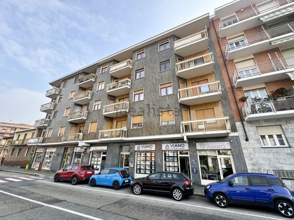 negozio in vendita a San Mauro Torinese in zona Oltre Po