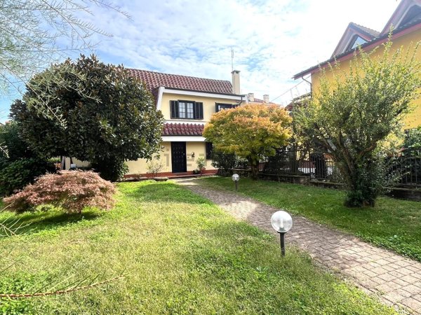 casa indipendente in vendita a San Mauro Torinese in zona Oltre Po