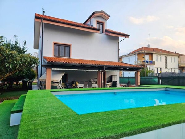 casa indipendente in vendita a San Mauro Torinese in zona Oltre Po