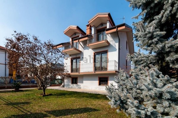 casa indipendente in vendita a San Mauro Torinese in zona Oltre Po