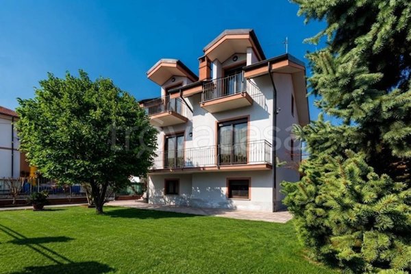 casa indipendente in vendita a San Mauro Torinese in zona Pescarito