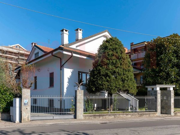 casa indipendente in vendita a San Mauro Torinese in zona Oltre Po