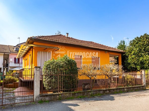 casa indipendente in vendita a San Mauro Torinese in zona Oltre Po