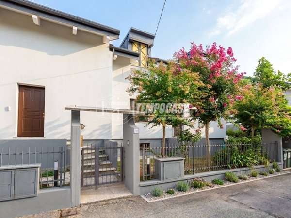 casa indipendente in vendita a San Mauro Torinese in zona Bertoulla