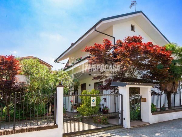 casa indipendente in vendita a San Mauro Torinese in zona Bertoulla