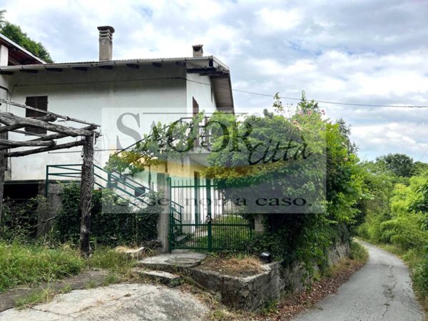 casa indipendente in vendita a San Pietro Val Lemina