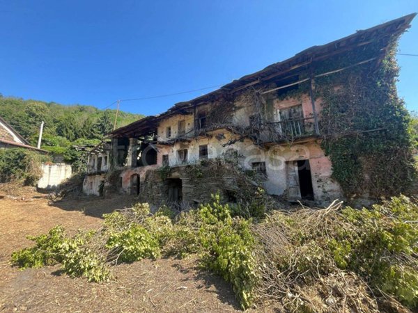 casa indipendente in vendita a San Pietro Val Lemina