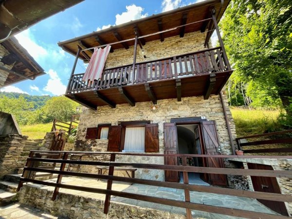 casa indipendente in vendita a San Pietro Val Lemina