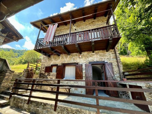 casa indipendente in vendita a San Pietro Val Lemina