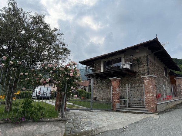 casa indipendente in vendita a San Pietro Val Lemina