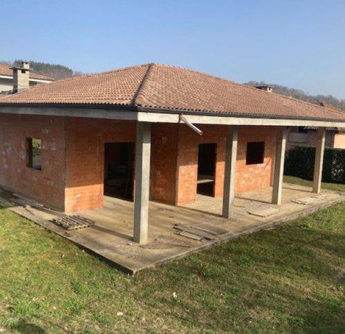 casa indipendente in vendita a San Pietro Val Lemina