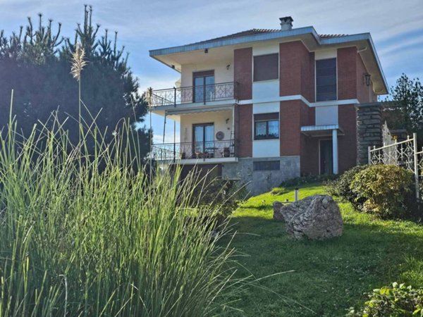 casa indipendente in vendita a San Pietro Val Lemina