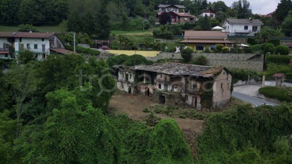 casa indipendente in vendita a San Pietro Val Lemina