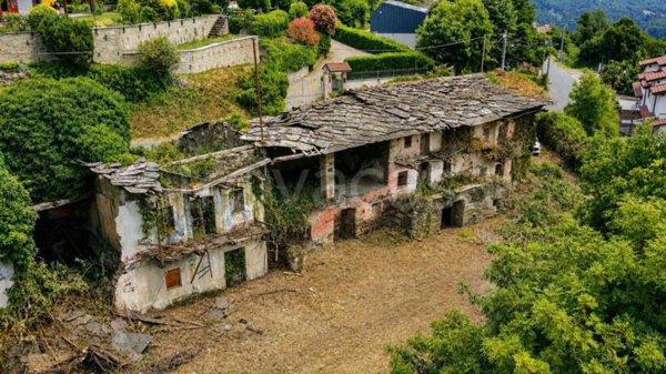 casa indipendente in vendita a San Pietro Val Lemina