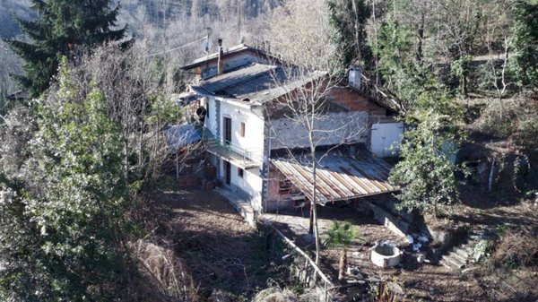 casa indipendente in vendita a San Pietro Val Lemina